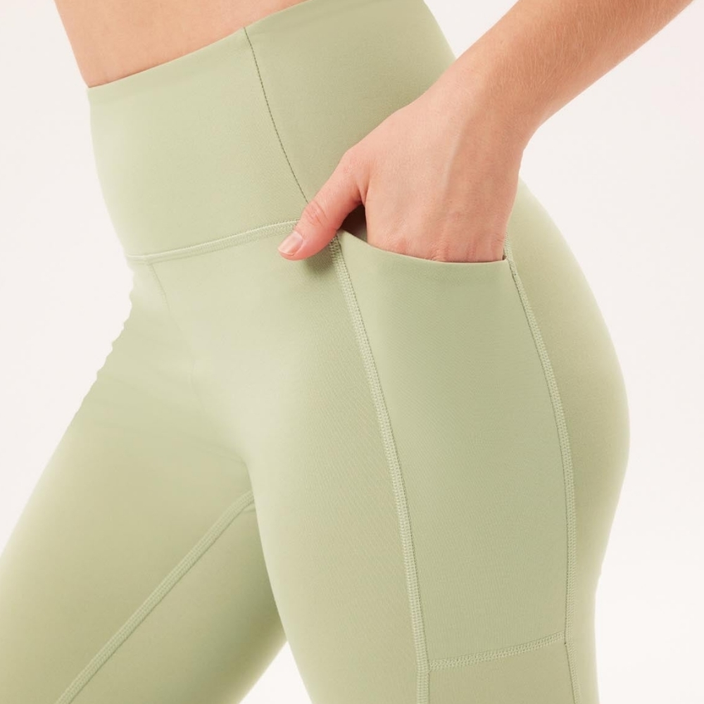 Girlfriend Collective compressive pocket legging in matcha